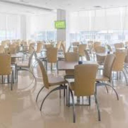 Whiz Hotel Cikini Jakarta Exteriér fotografie